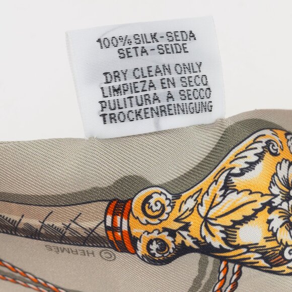 Hermes Cavalcades Gris Perle, Orange, & Multicolor Printed Silk Twilly - Picture 4 of 4